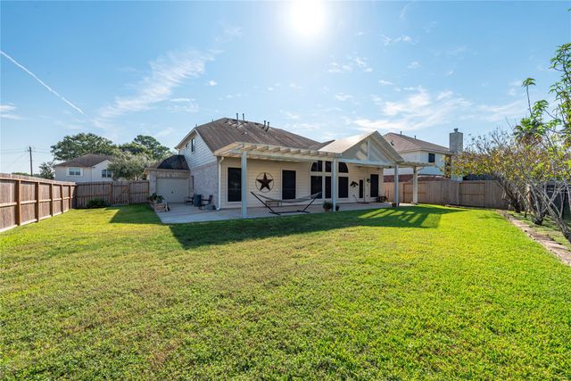 3004 Macoma Avenue, Pearland, TX 77581