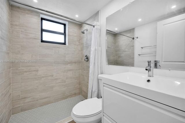 1530 SW 2nd St 301, Miami, FL 33135