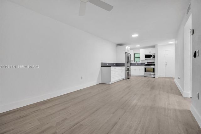 1530 SW 2nd St 301, Miami, FL 33135