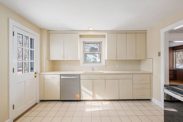 159 Payson Rd, Brookline, MA 02467