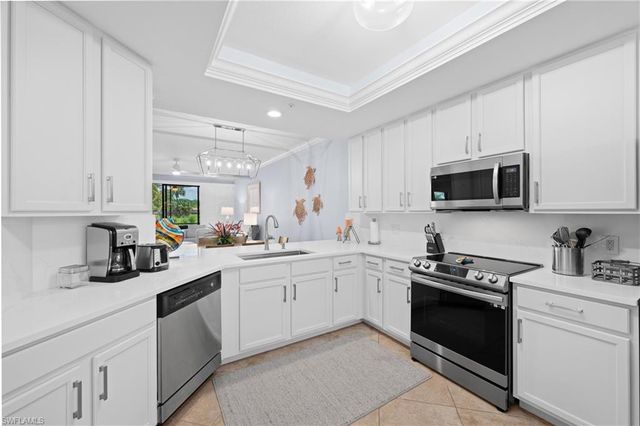 9844 Venezia CIR 711, Naples, FL 34113