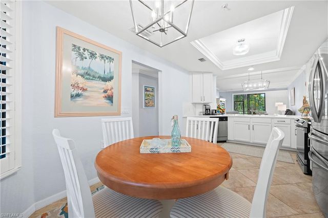 9844 Venezia CIR 711, Naples, FL 34113