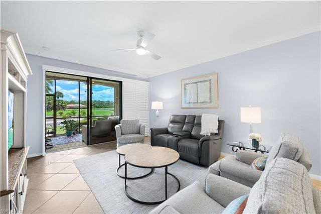 9844 Venezia CIR 711, Naples, FL 34113