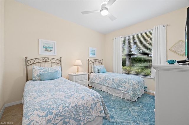 9844 Venezia CIR 711, Naples, FL 34113