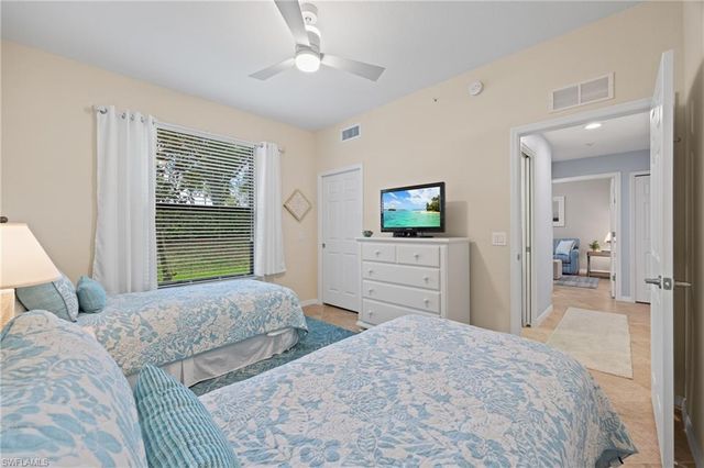 9844 Venezia CIR 711, Naples, FL 34113