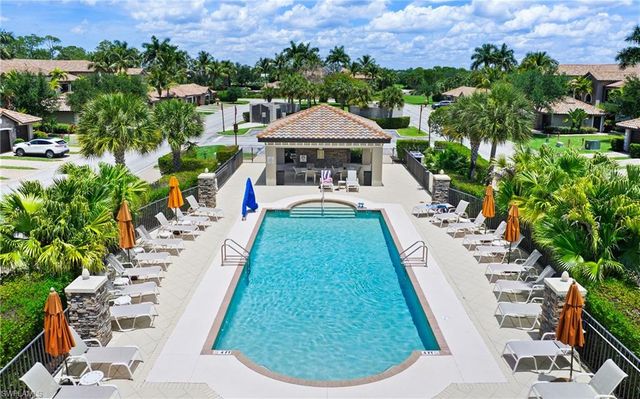 9844 Venezia CIR 711, Naples, FL 34113