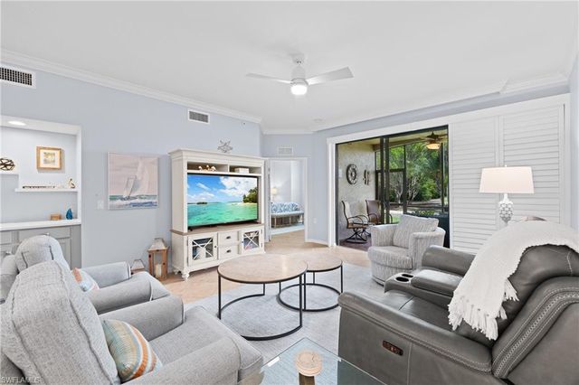 9844 Venezia CIR 711, Naples, FL 34113