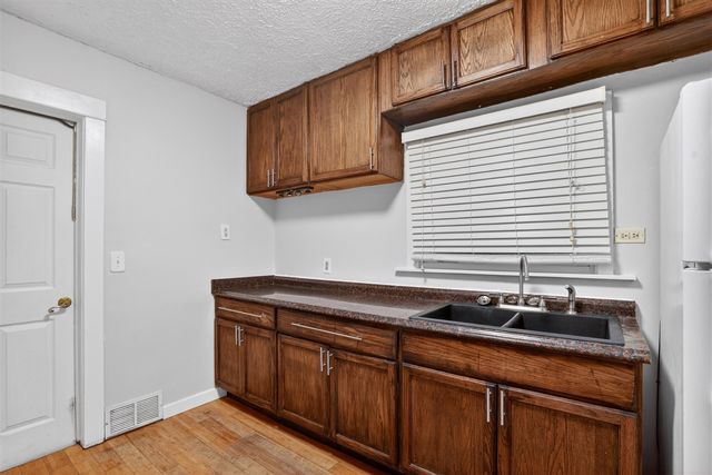 2533 S Washington Avenue, Lansing, MI 48910