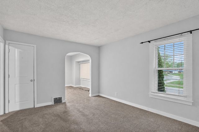 2533 S Washington Avenue, Lansing, MI 48910