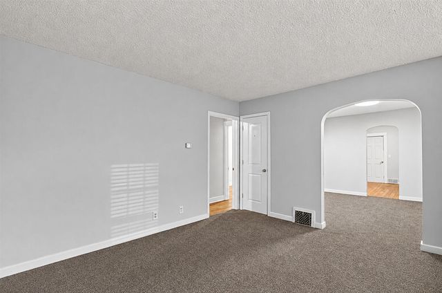 2533 S Washington Avenue, Lansing, MI 48910