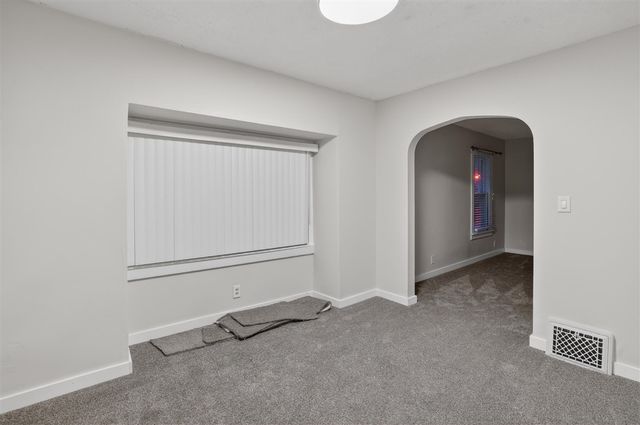 2533 S Washington Avenue, Lansing, MI 48910