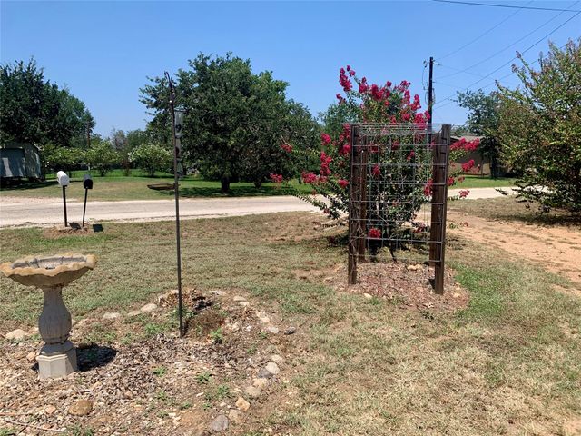 105 Tom Tom, Smithville, TX 78957