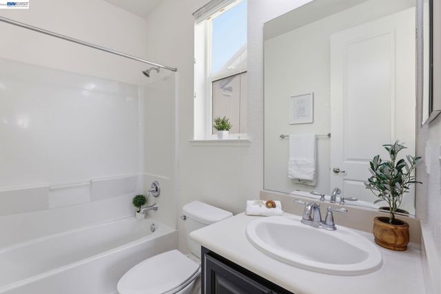 3398 Araldi Ln, Dublin, CA 94568