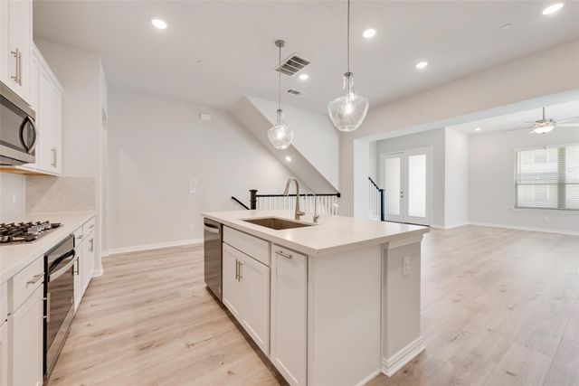 8340 Challenger Lane, Frisco, TX 75034