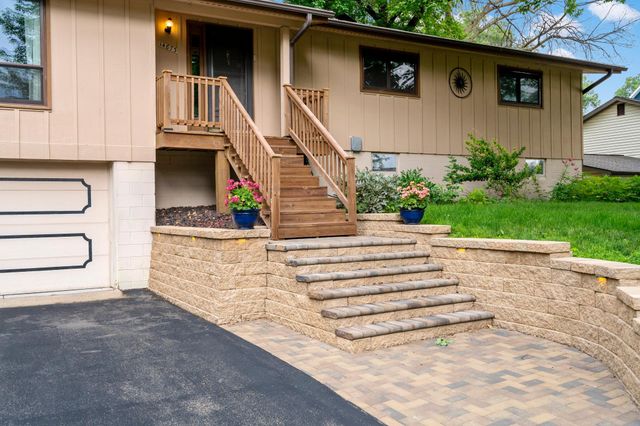 14873 Pixie Point Circle SE, Prior Lake, MN 55372
