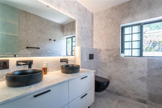 7850 Hawthorne Ave, Miami Beach, FL 33141