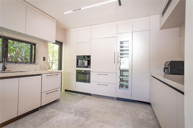 7850 Hawthorne Ave, Miami Beach, FL 33141