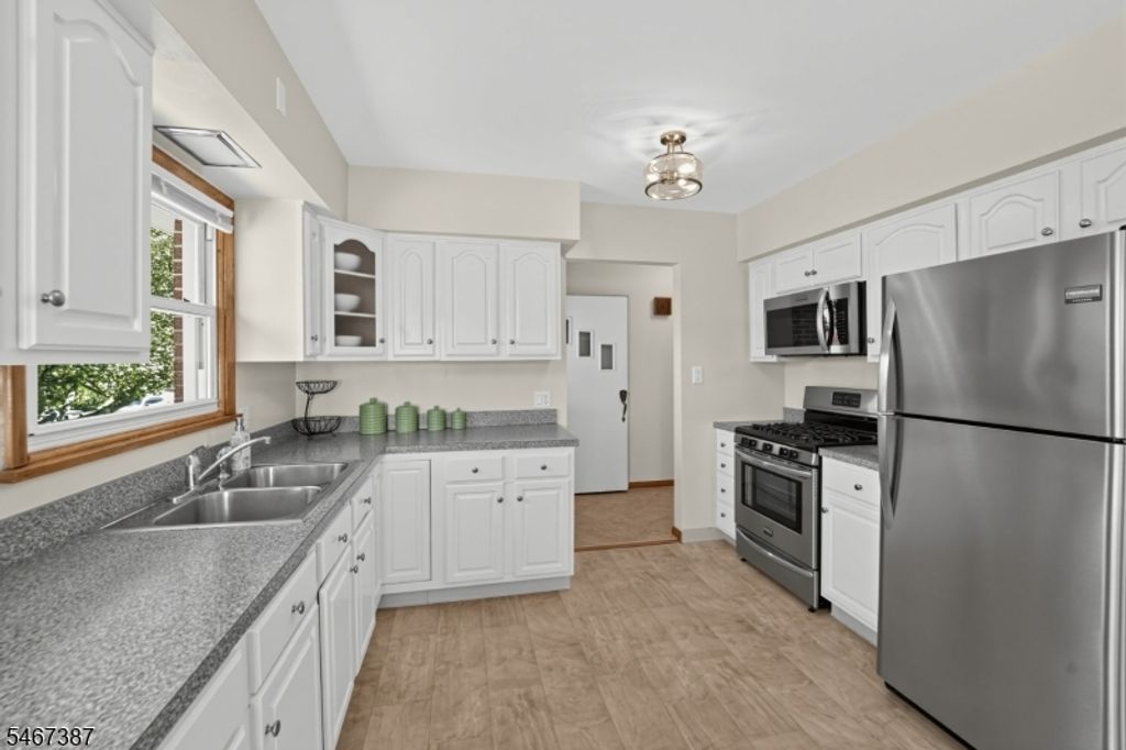 39 N Edward St, Sayreville Boro, NJ 08872 — photo 4