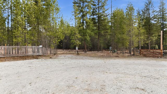 102 Fox Ln, Newport, WA 99156