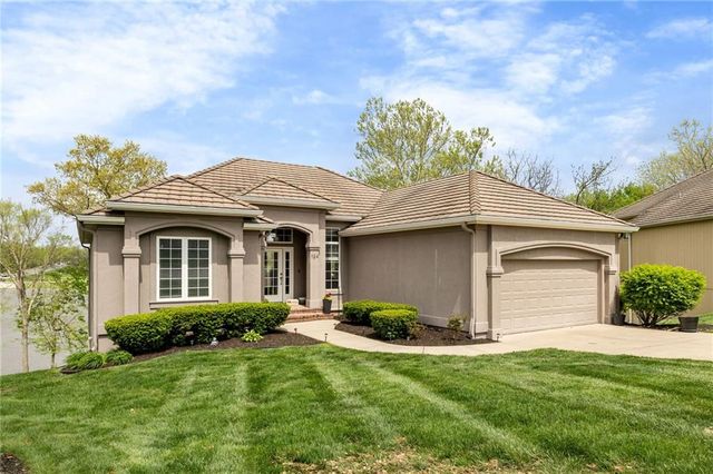 124 Teton Ridge, Lake Winnebago, MO 64034