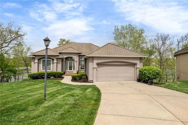 124 Teton Ridge, Lake Winnebago, MO 64034