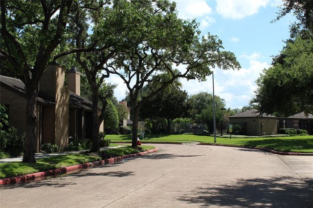16508 Space Center Boulevard, Houston, TX 77058