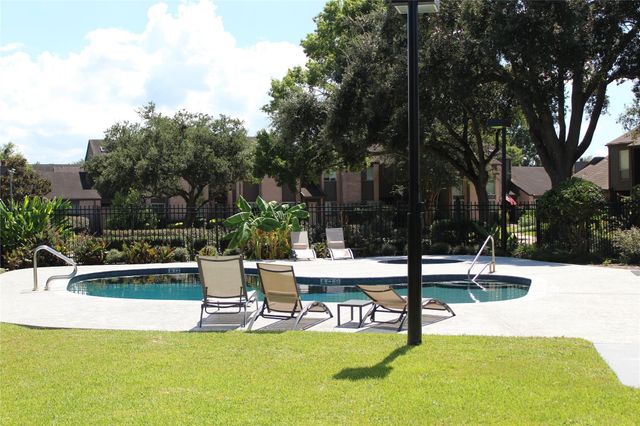 16508 Space Center Boulevard, Houston, TX 77058
