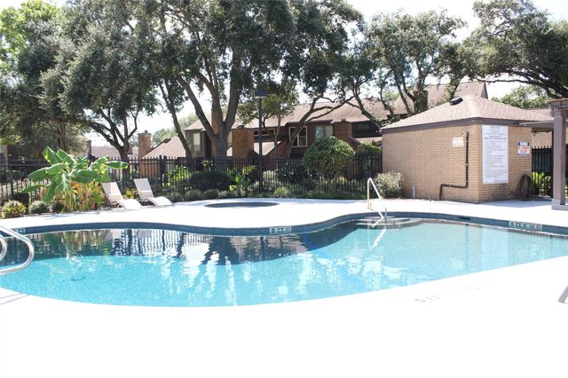 16508 Space Center Boulevard, Houston, TX 77058