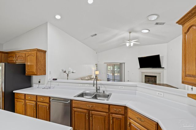 6016 Arnies Way, Milton, FL 32570