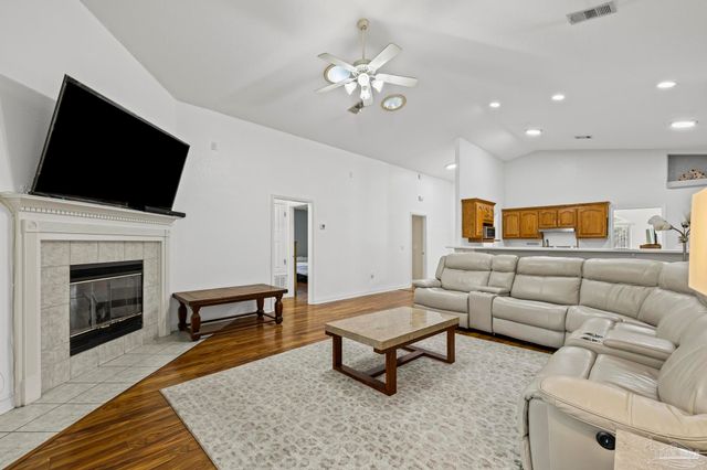 6016 Arnies Way, Milton, FL 32570