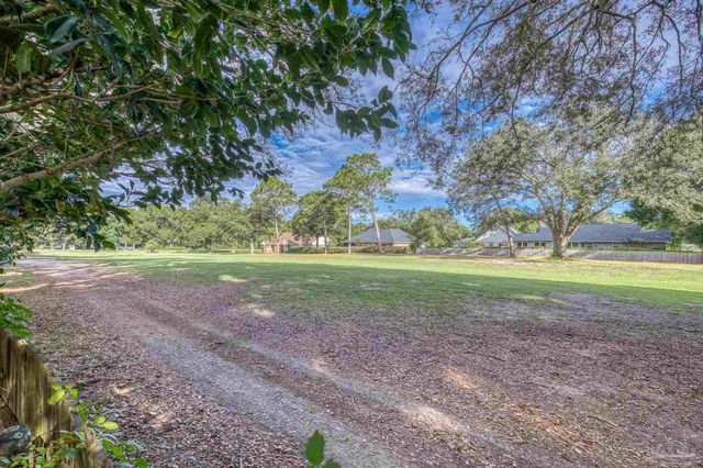 6016 Arnies Way, Milton, FL 32570