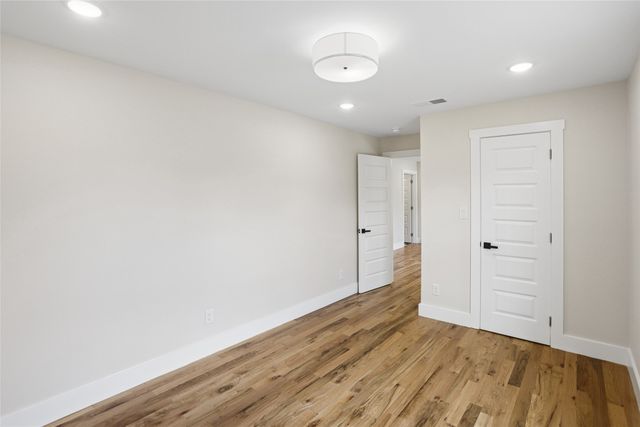 627 S Willomet Avenue, Dallas, TX 75208
