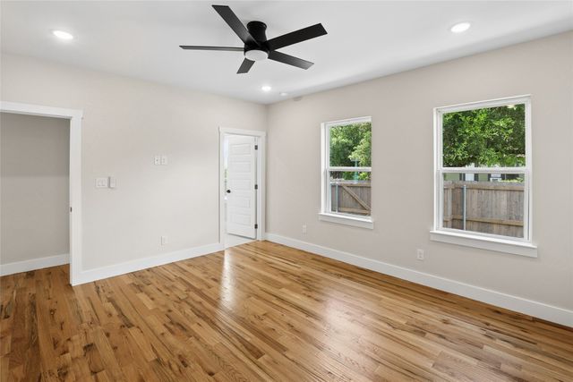 627 S Willomet Avenue, Dallas, TX 75208