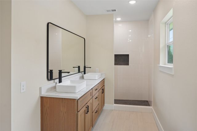 627 S Willomet Avenue, Dallas, TX 75208