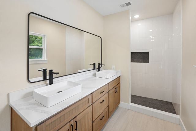 627 S Willomet Avenue, Dallas, TX 75208