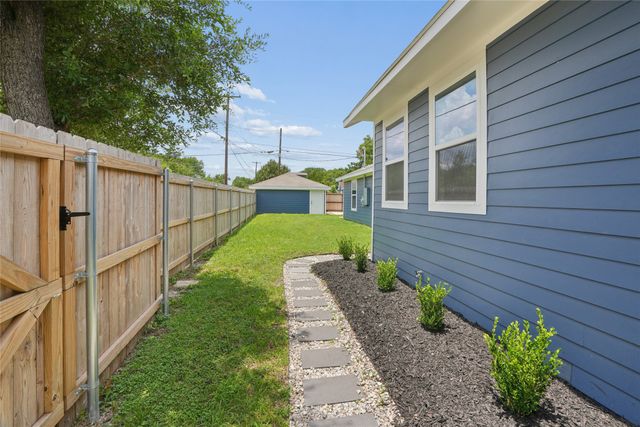 627 S Willomet Avenue, Dallas, TX 75208