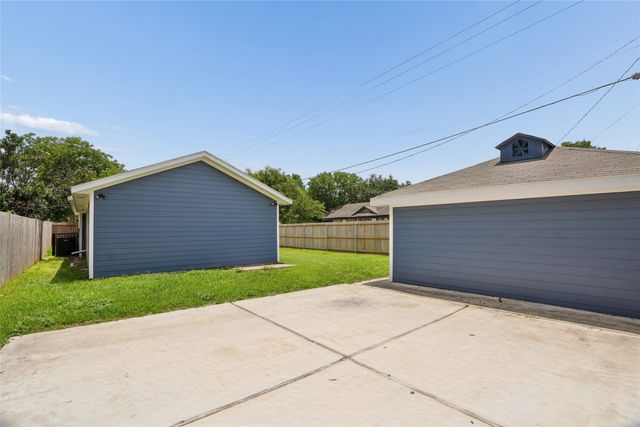 627 S Willomet Avenue, Dallas, TX 75208