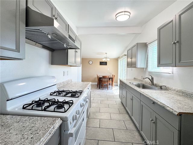 437 N Begonia, Ontario, CA 91762