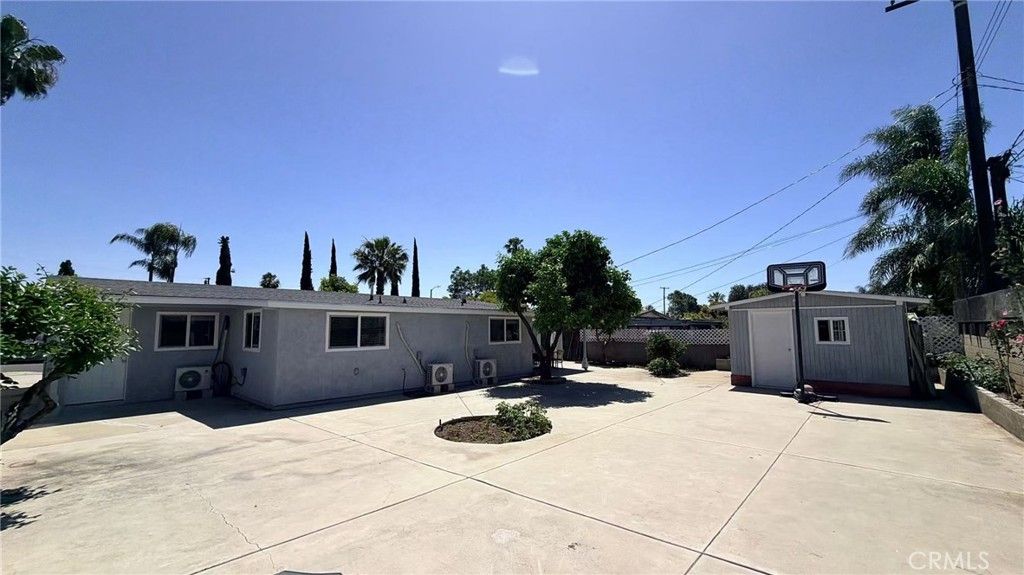 Image 21 of property listing at 437 N Begonia, Ontario, CA 91762