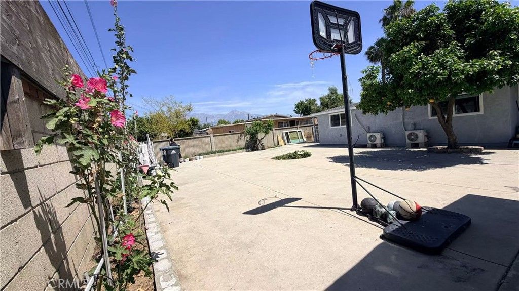 Image 22 of property listing at 437 N Begonia, Ontario, CA 91762