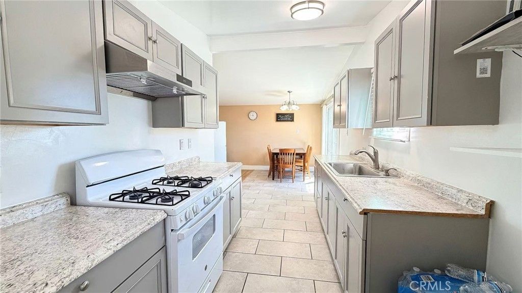 Image 7 of property listing at 437 N Begonia, Ontario, CA 91762