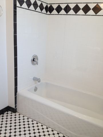 3638 N Keeler Avenue, Chicago, IL 60641