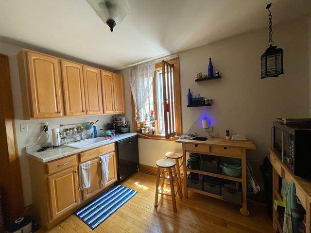 3638 N Keeler Avenue, Chicago, IL 60641