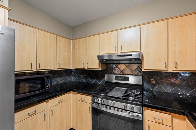 937 Russell St Apt 10, Nashville, TN 37206