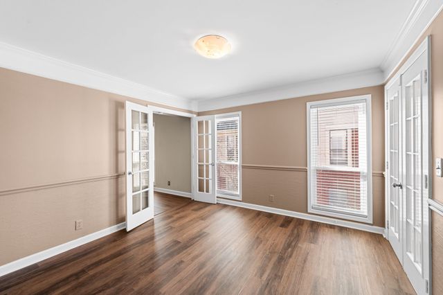 937 Russell St Apt 10, Nashville, TN 37206