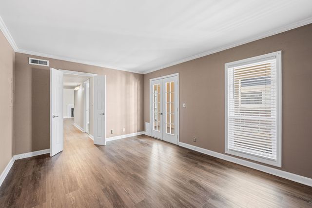 937 Russell St Apt 10, Nashville, TN 37206