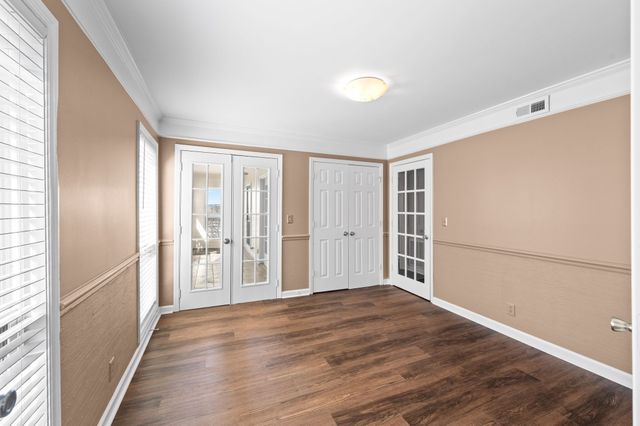 937 Russell St Apt 10, Nashville, TN 37206