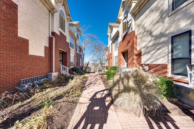 937 Russell St Apt 10, Nashville, TN 37206