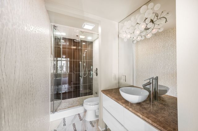 937 Russell St Apt 10, Nashville, TN 37206