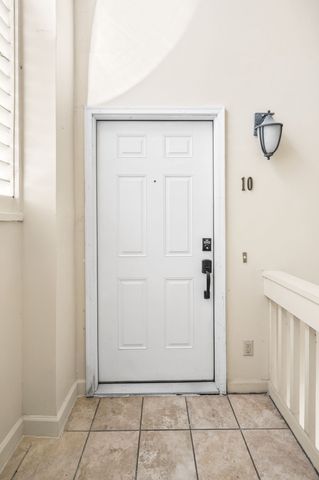 937 Russell St Apt 10, Nashville, TN 37206